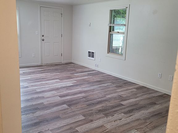5th image of 2180 Roosevelt Blvd