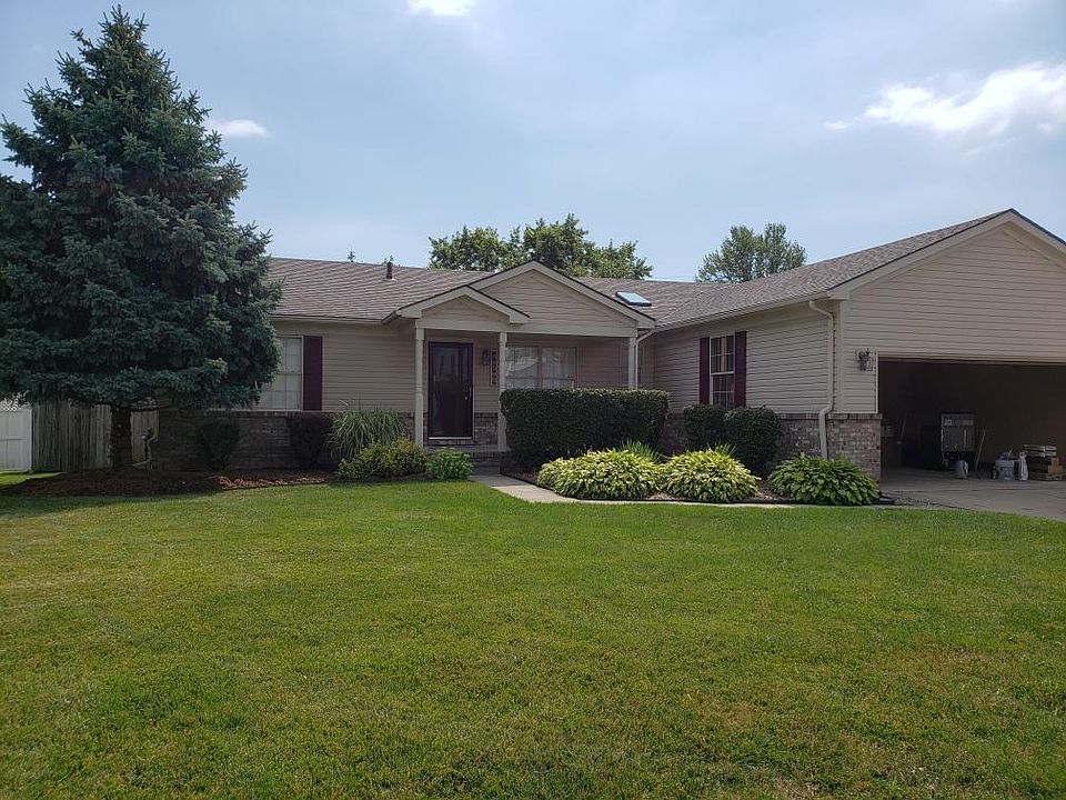 1st image of 46368 Candleberry Dr