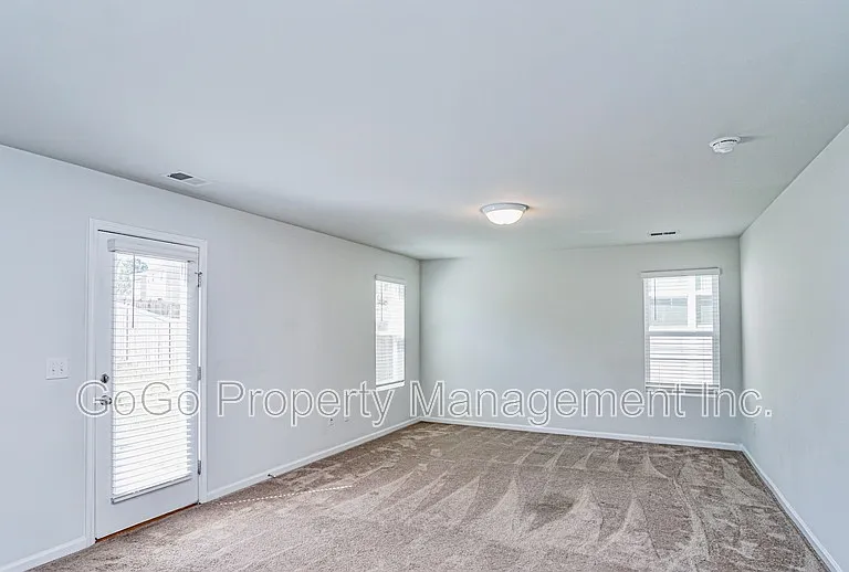 649 Millsgate Cir — Photo 3