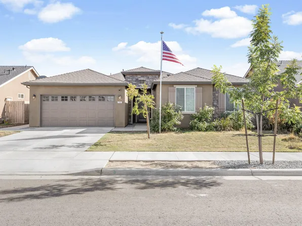 2302 Lindquist Street, Kingsburg, CA 93631