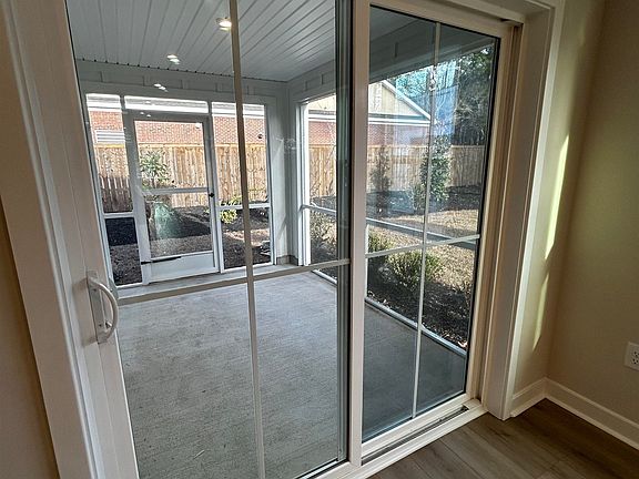 4th image of 1301 Pleasant View Dr #A