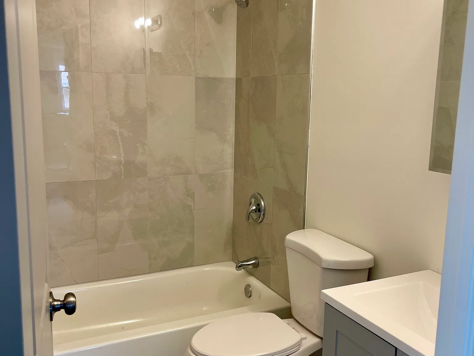 4533 Park Ave — Photo 2
