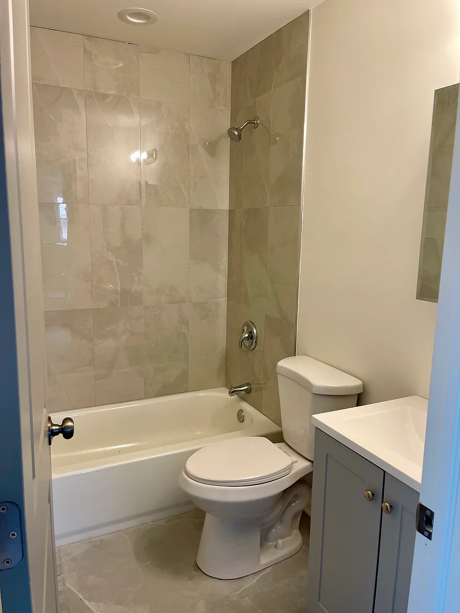 Building Photo - 4533 Park Ave #1-33