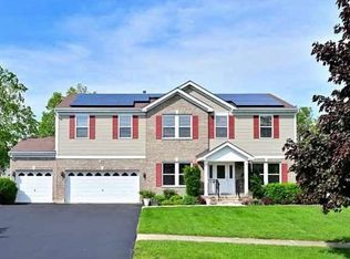 229 Stone Hollow Dr, Poplar Grove, IL 61065