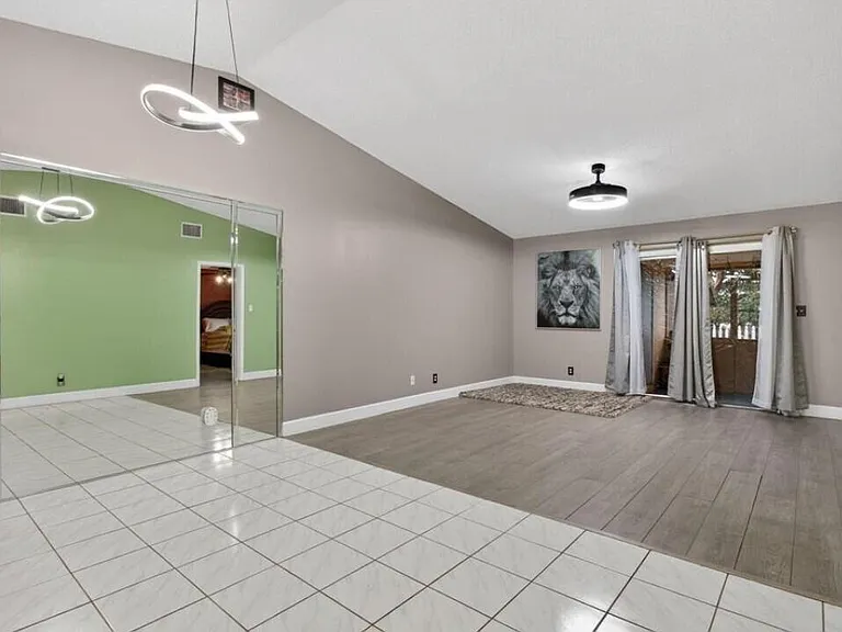 540 NW 43rd St — Photo 12