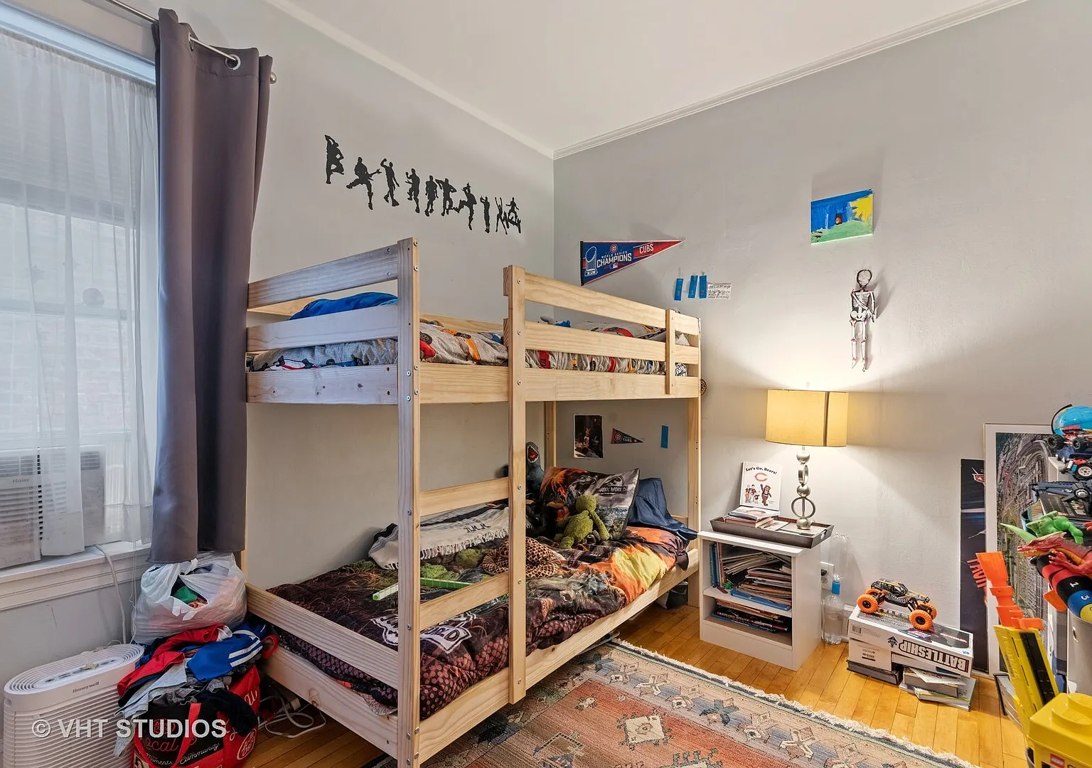 3 bed, 1000 sqft, $4,200 — Photo 3