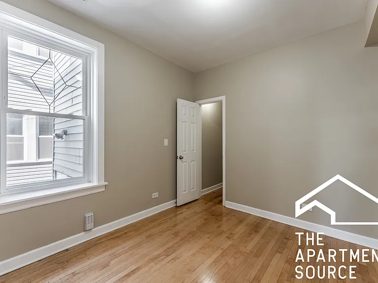 2616 N Harding Ave #2 — Photo 11