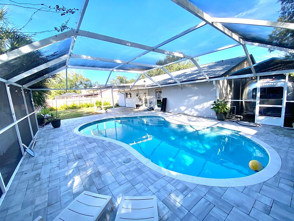 1st image of 7408 Meadow Dr