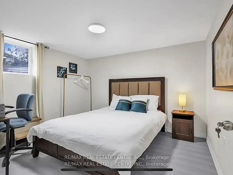 15 Chelsea Rd #BASEMENT — Photo 5