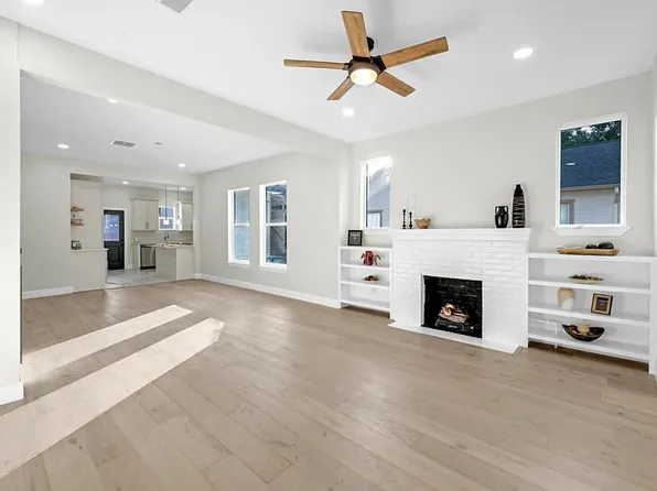 4610 Park Dr, Houston, TX 77023