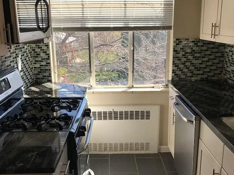 1525 & 1535 Filbert Court — Photo 12