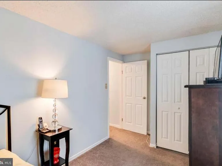 1812 N Spring St — Photo 11