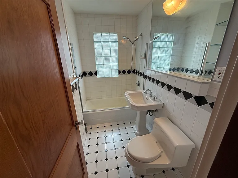 68 Templeton Pkwy #68 — Photo 15