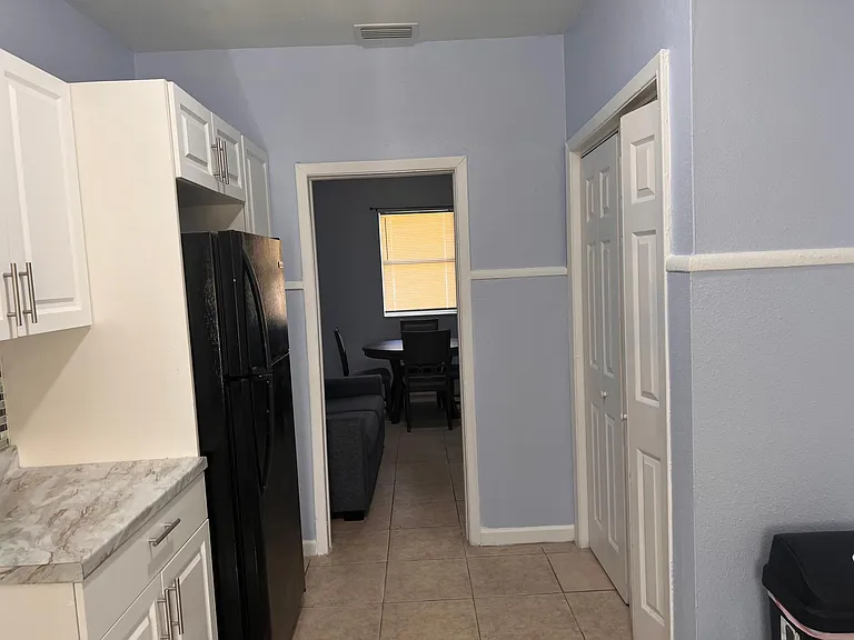 10107 N Aster Ave #B — Photo 6