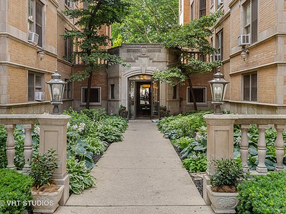 2nd image of 609 W Stratford Pl APT 4D