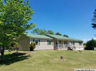 1448 Walker Dr SW, Arab, AL 35016