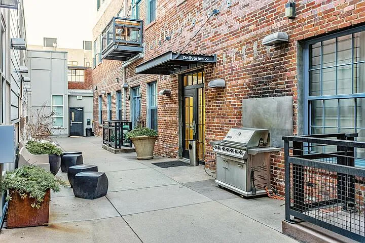 1 bed, 927 sqft, $3,000 — Photo 4