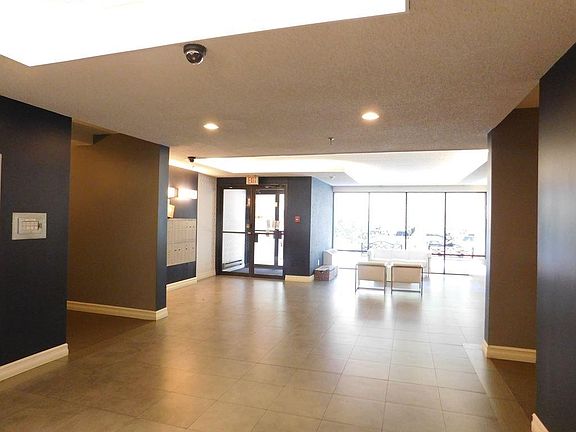 4th image of 142 Main St APT 3-F
