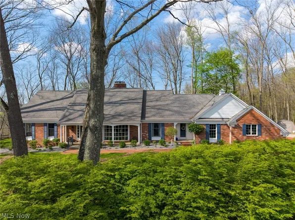 25 Hopewell Trl, Moreland Hills, OH 44022