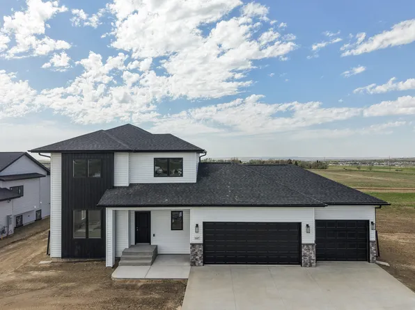 5327 Welder Ave, Bismarck, ND 58503