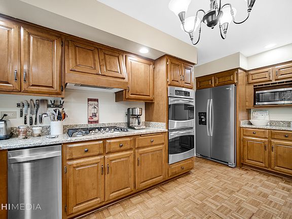 5th image of 423 Nevada B Ct