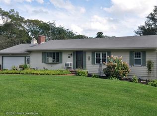 135 Fairfield Dr, North Kingstown, RI 02852