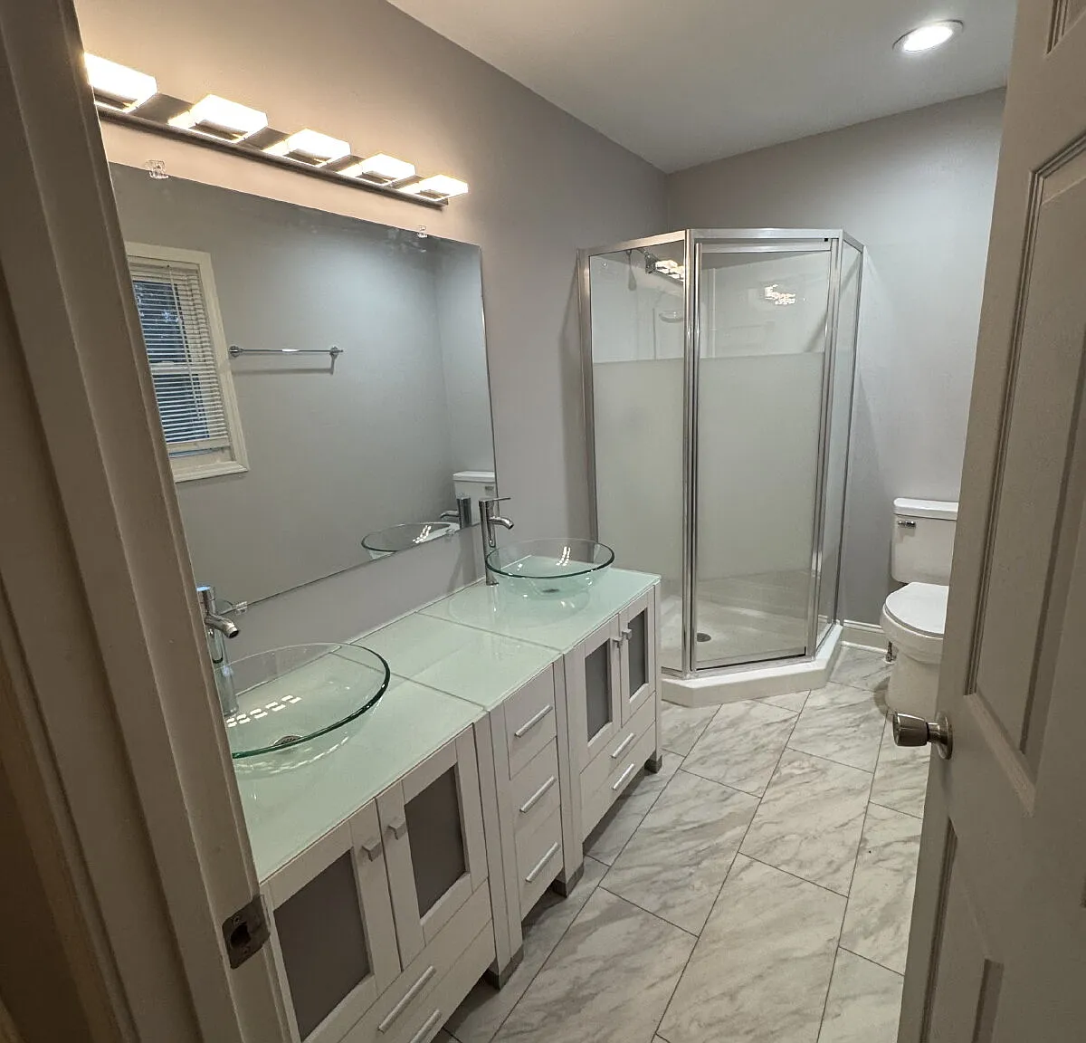 3 bed, 2.0 bath, 1000 sqft, $1,600 — Photo 2