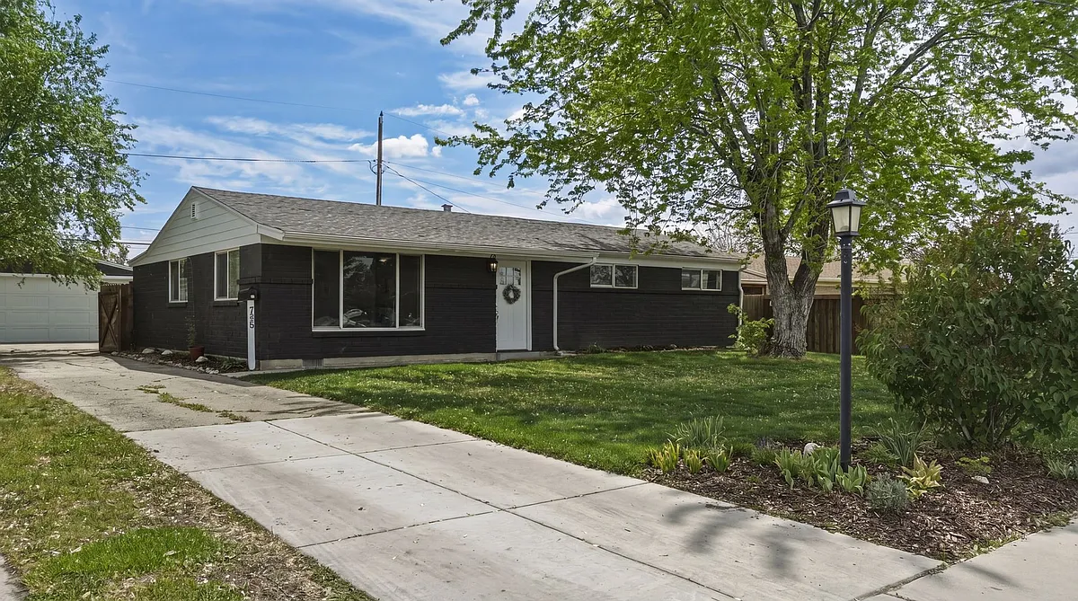 Building Photo - 755 W 255 N