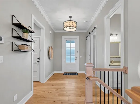 22275 W 98th Ter, Lenexa, KS 66220