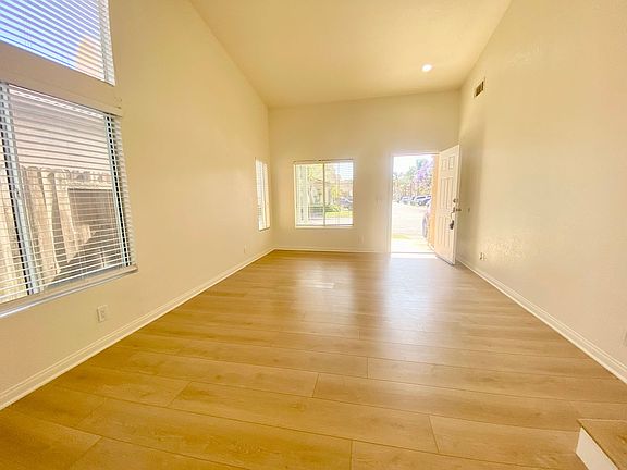 5th image of 590 Vista Del Sol