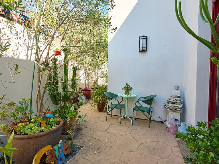 219 Equestrian Ave — Photo 12