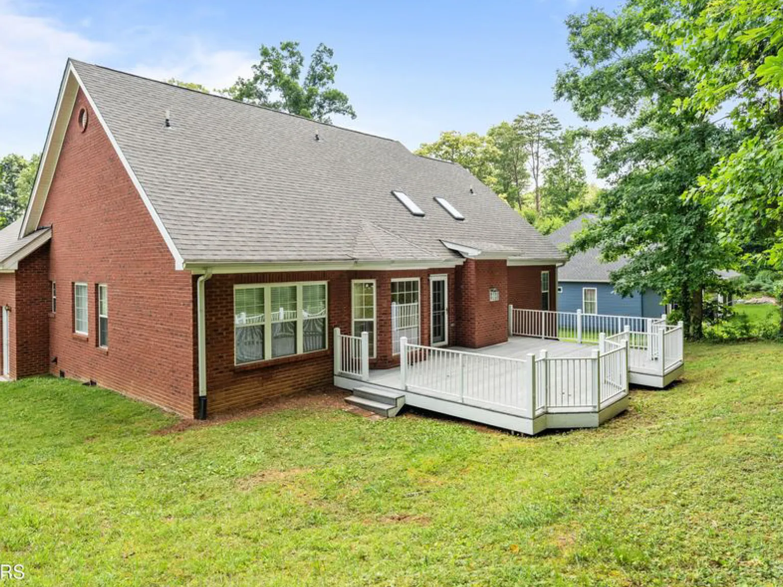 3 bed, 1492 sqft, $2,350 — Photo 4