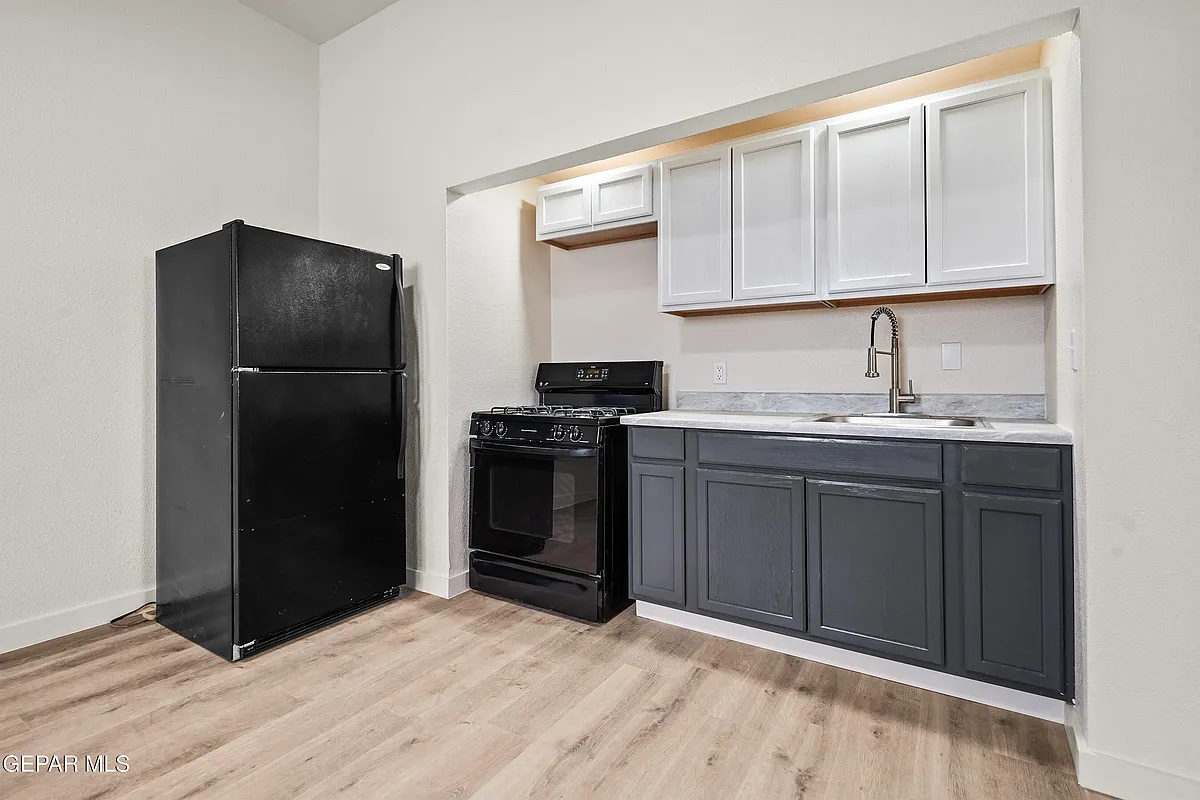 Building Photo - 511 E Nevada Ave #B