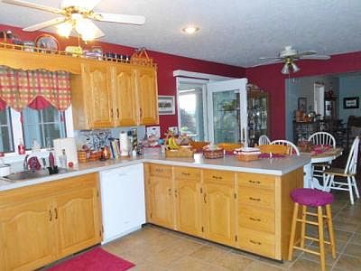 2nd image of 3055 Pin Oak Dr