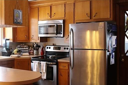 5th image of 168 Blackstone St