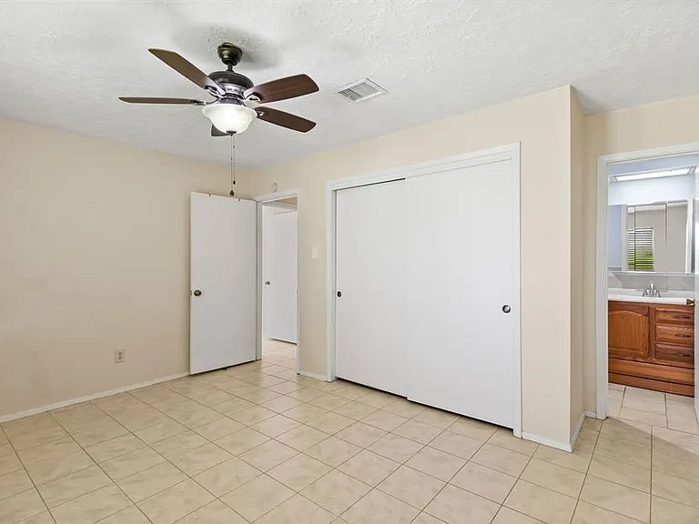 9718 Shady Tree Ln — Photo 13