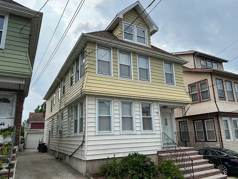 16 Harding Ter #2 — Photo 1