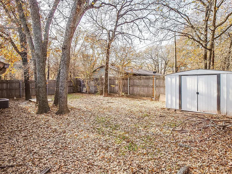 6530 Fall Creek Hwy — Photo 38