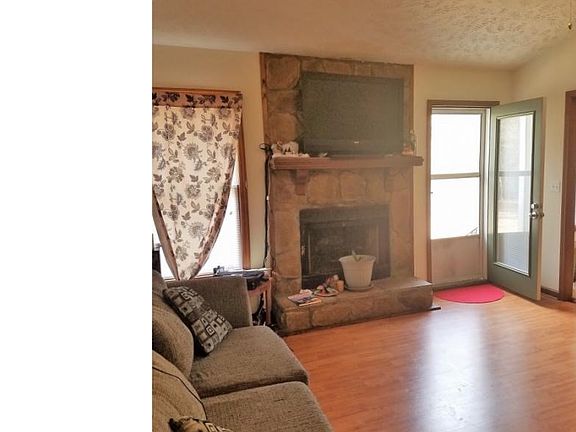 Great Room wFireplace