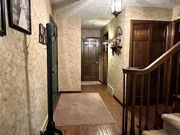 3rd image of 300 S Colonial Dr