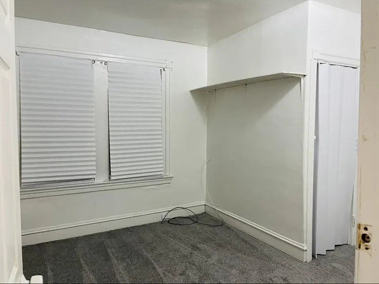 6533 Regent St — Photo 16