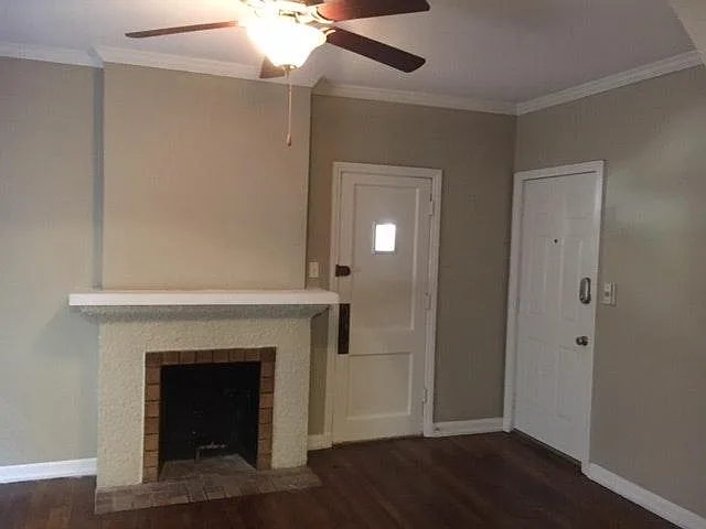 1216 S Saint Louis Avenue — Photo 2