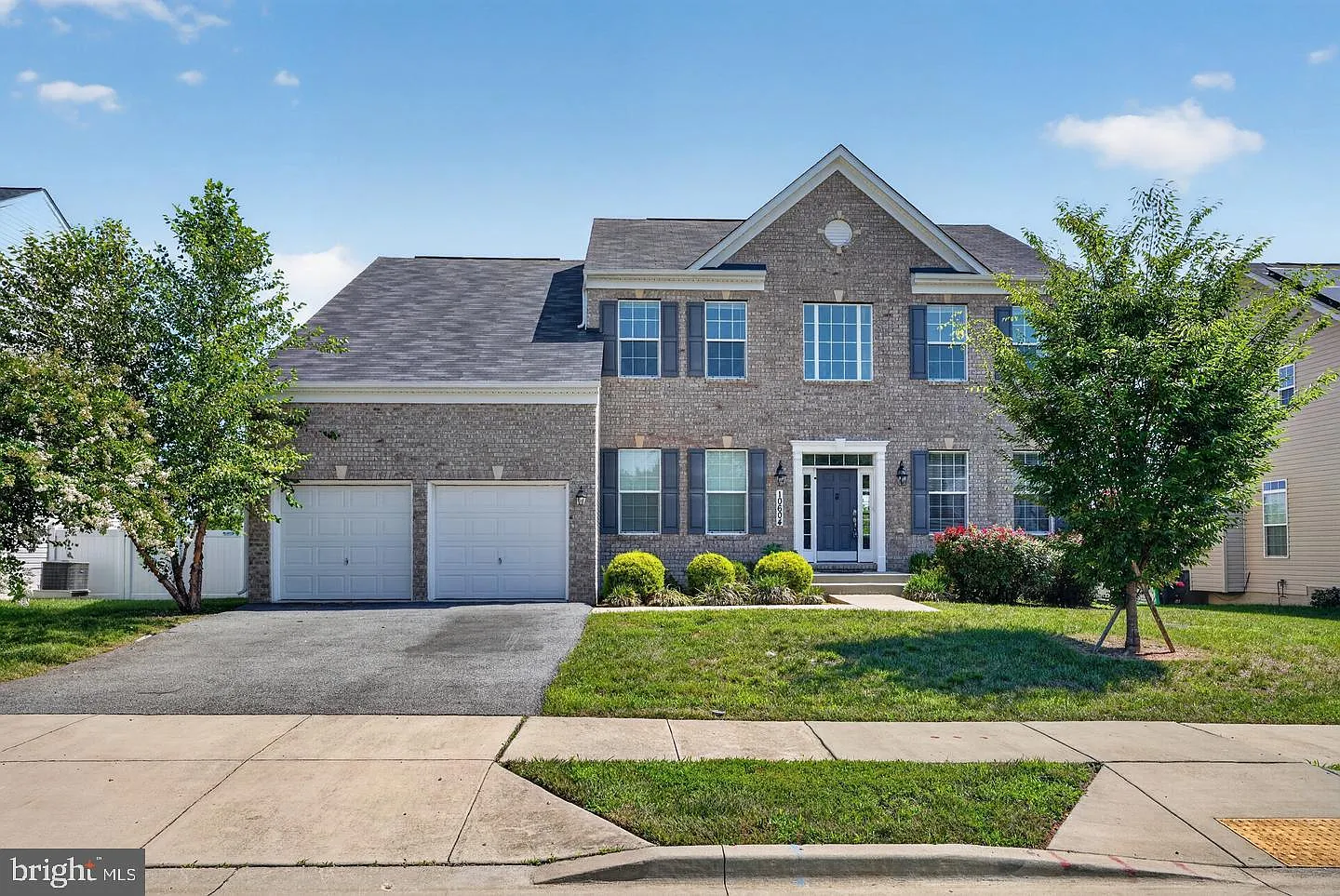5 bed, 5.0 bath, 3820 sqft, $4,500 — Photo 1