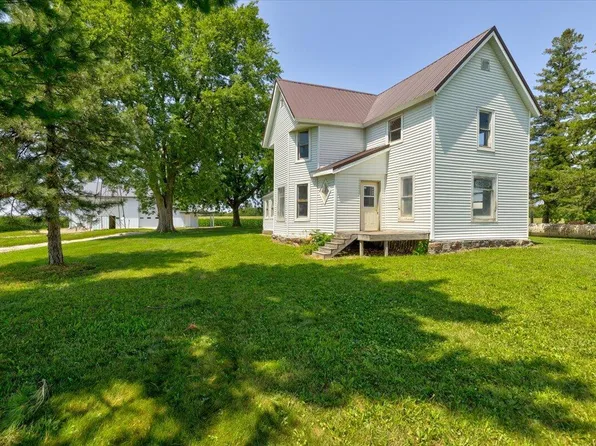 32511 580th Ave, Cambridge, IA 50046