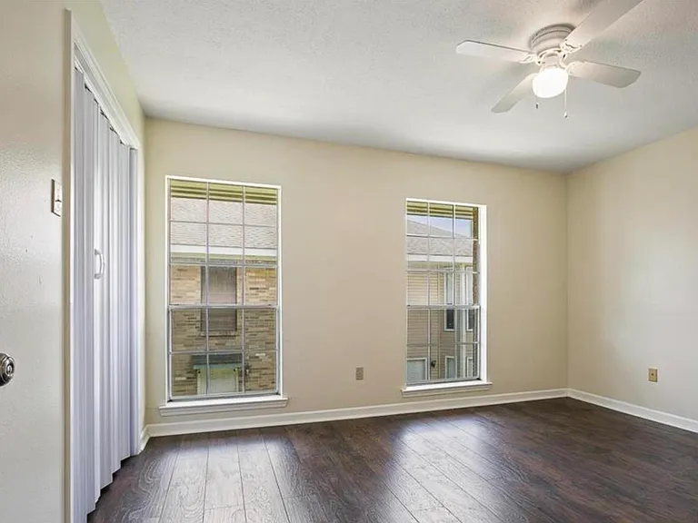1757 Boulevard De Province #B — Photo 5