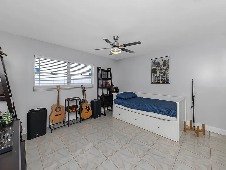 1819 Shore Dr S #318SOUTH — Photo 5
