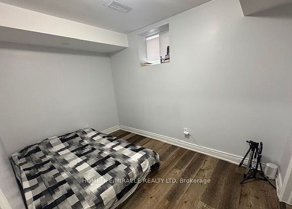 4th image of 34 Brunswick St #Basement