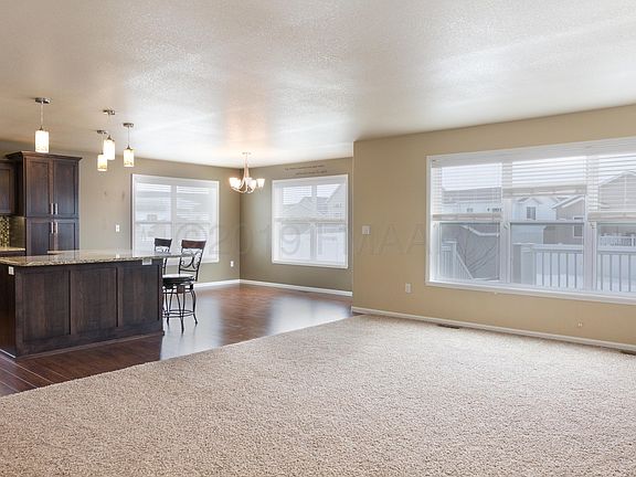 5th image of 421 31st Ave E