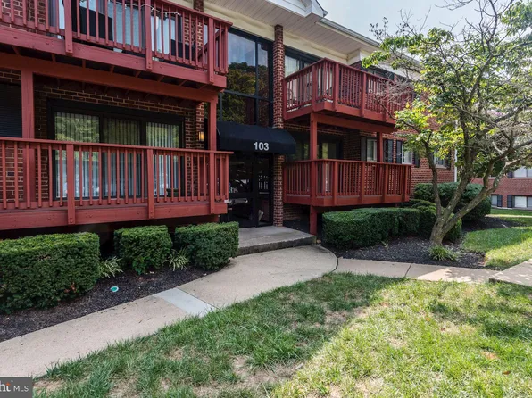 103 Skyhill Rd APT 8, Alexandria, VA 22314