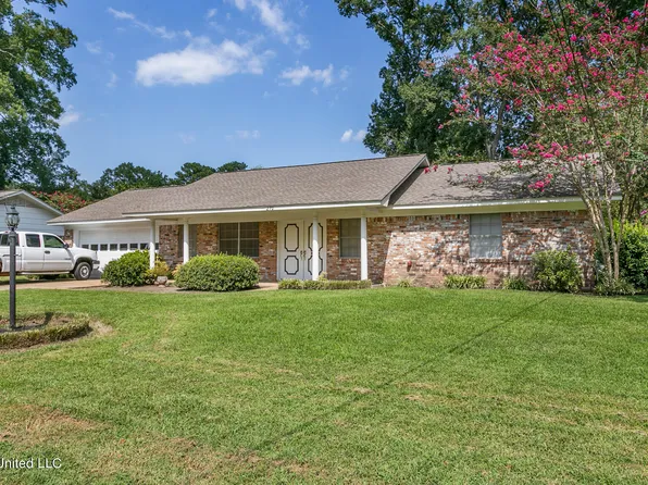 270 Belaire Dr, Pearl, MS 39208
